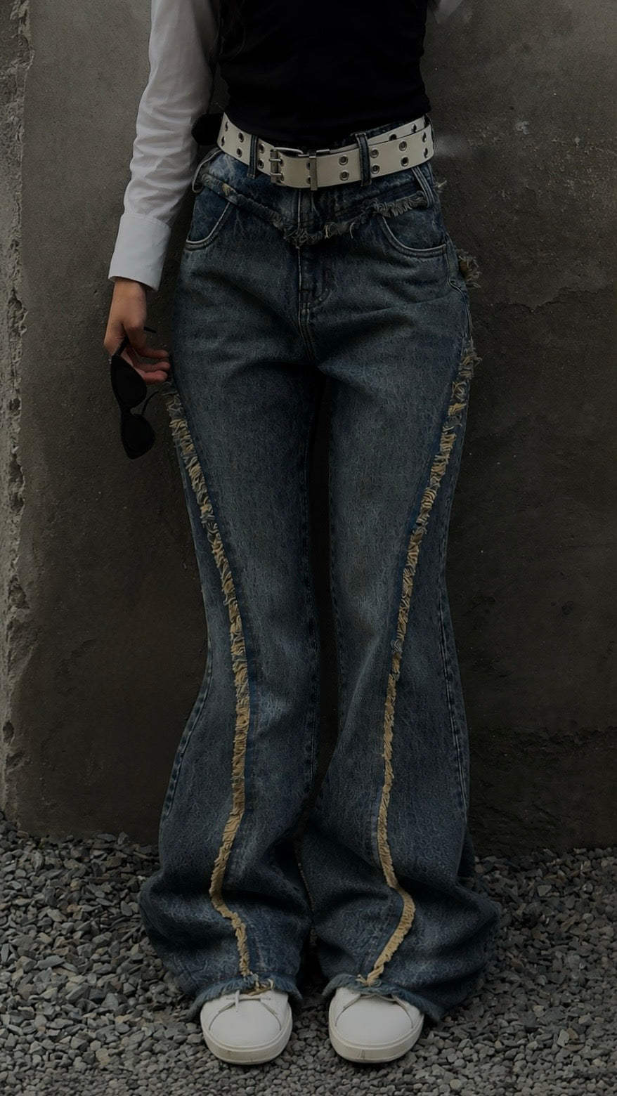 Frayed Star Decor Skinny Flared Jeans
